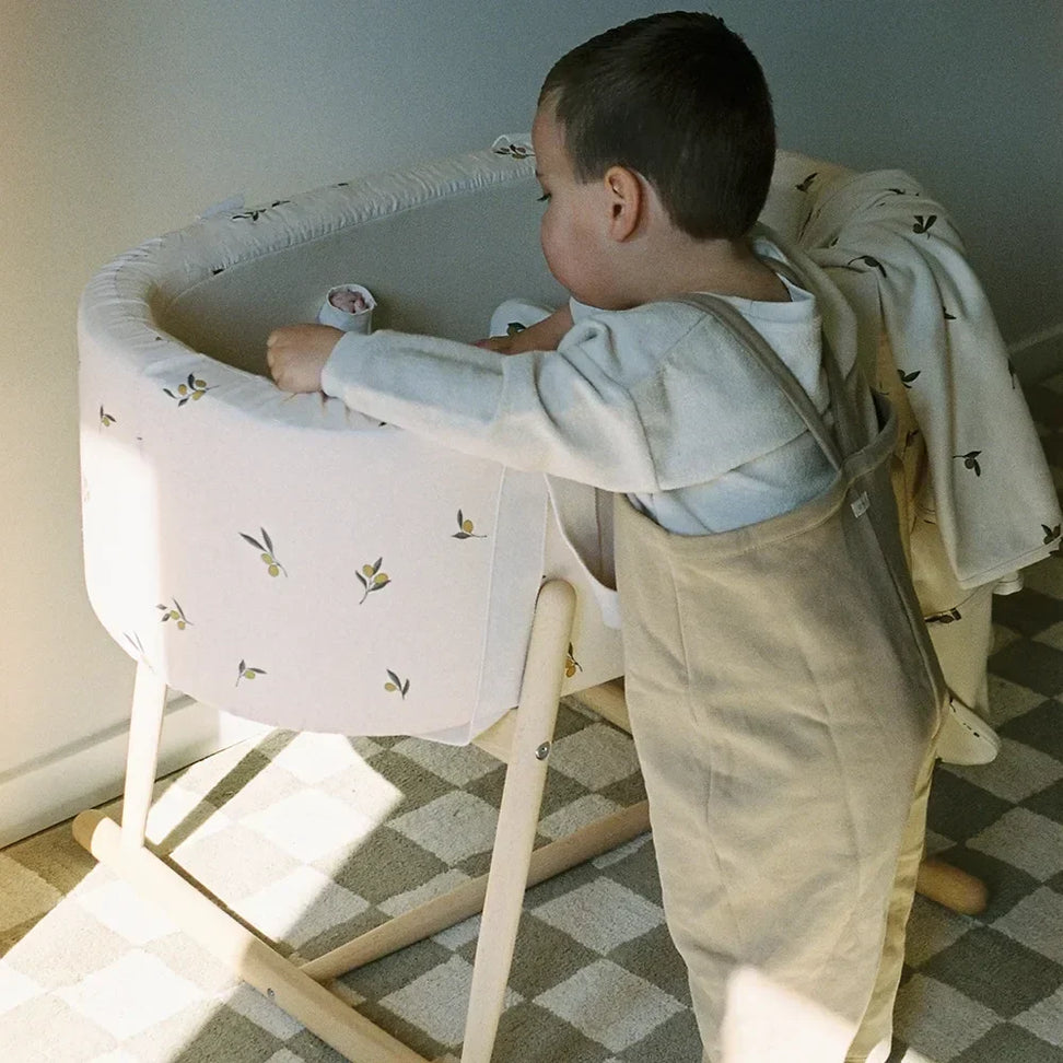 Couffin ou berceau : jusqu'à quel âge bébé peut-il y dormir ?